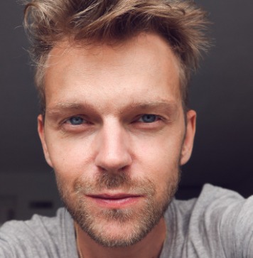 Lucas F.